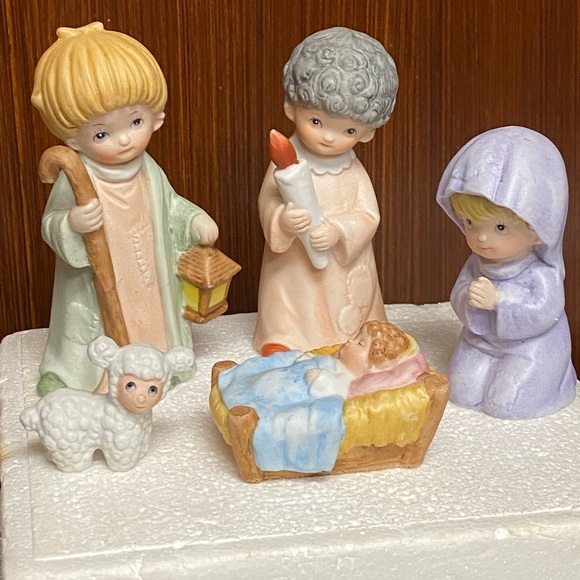 Vintage Homco 5602 porcelain Children nativity
Set - Picture 4 of 12
